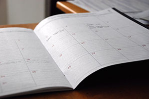 Werbe-Monatskalender bedrucken Sie bei laprinta Mehr Monatskalender auf Schreibtisch