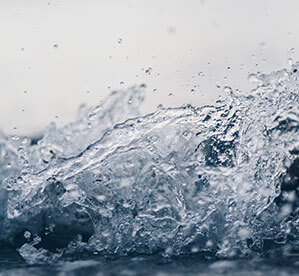 Werbe-Wasser bedrucken Sie bei laprinta Spritzendes Wasser