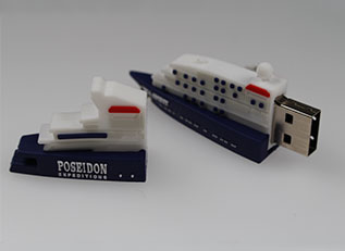 USB-Sticks in der Form des Expeditionsschiffs Poseidon